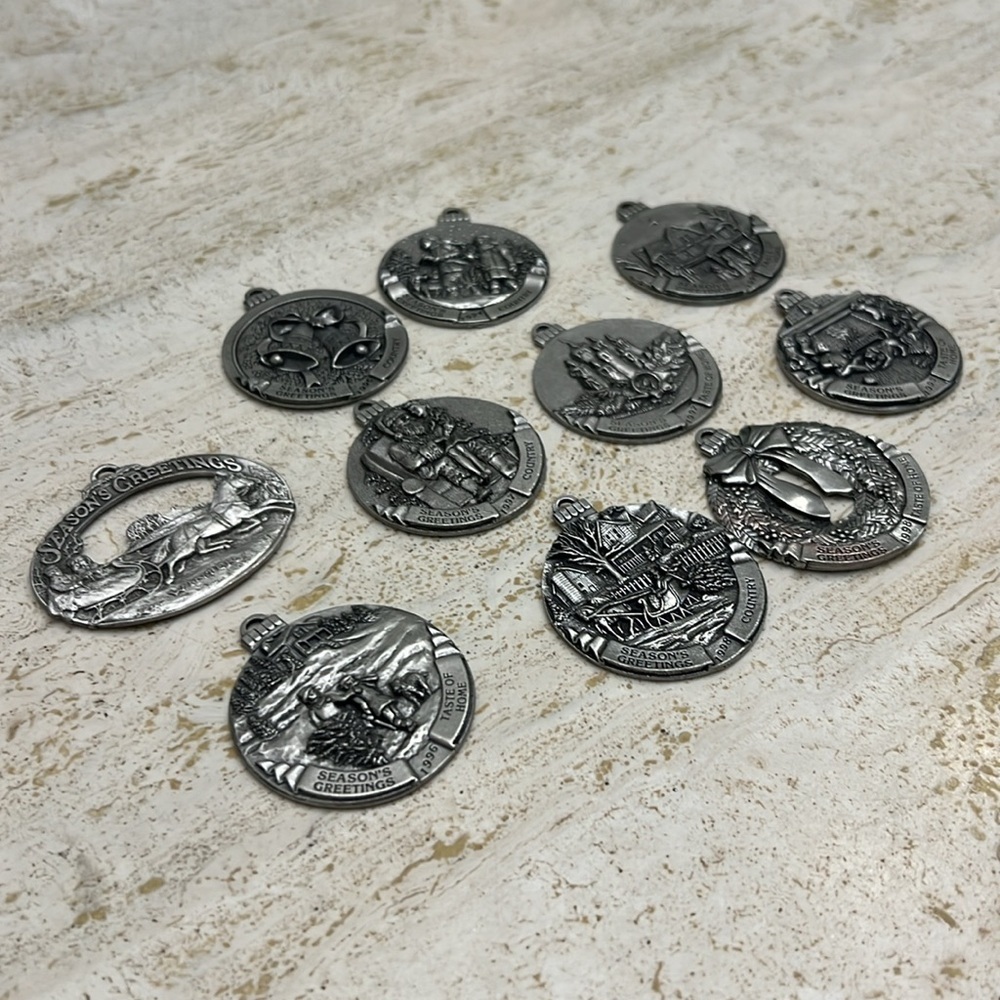 10 Vintage pewter ornaments | Country magazine Season’s Greetings - Picture 9 of 14